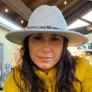 Meet your Posher, Beatriz